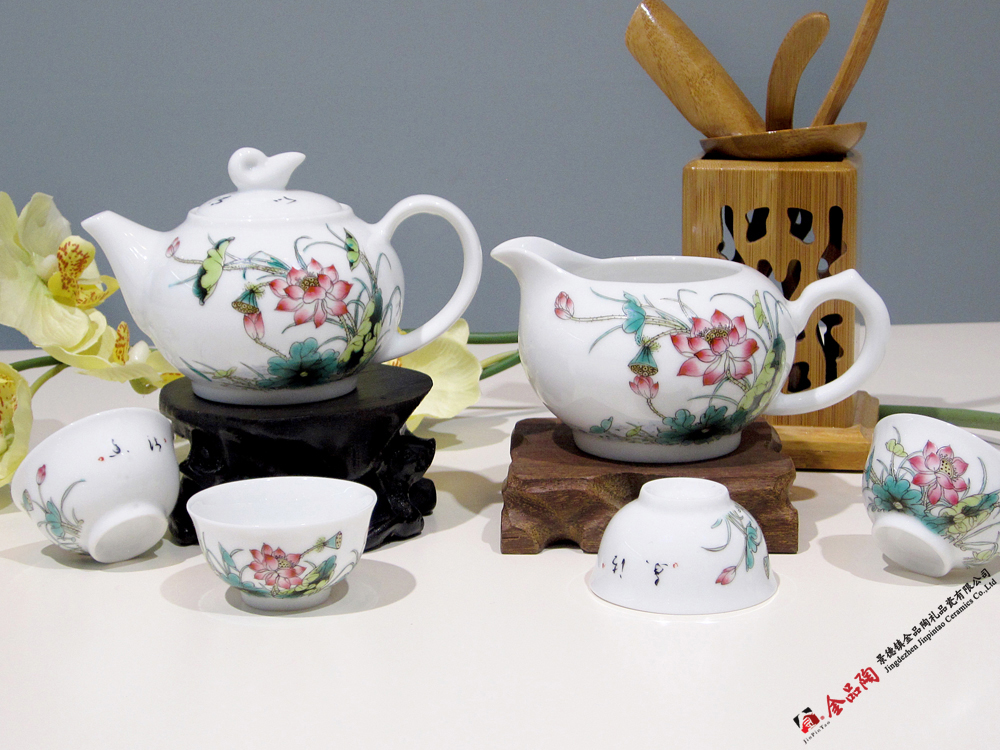 8头手工粉彩工夫茶具（夏日荷花别样红）