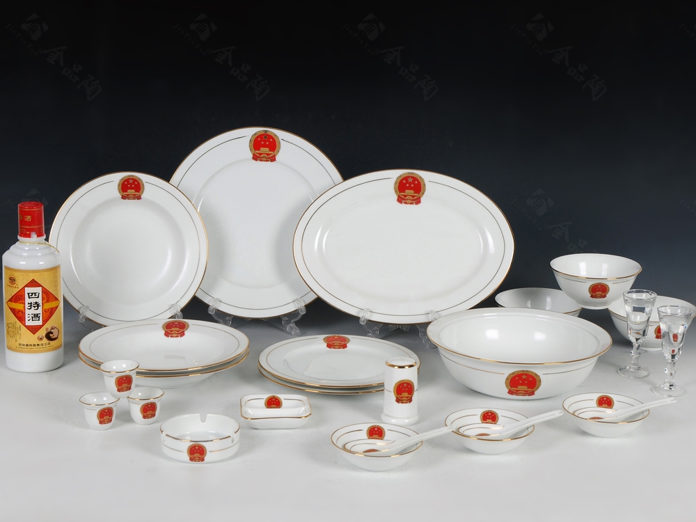 56头中餐具--国徽