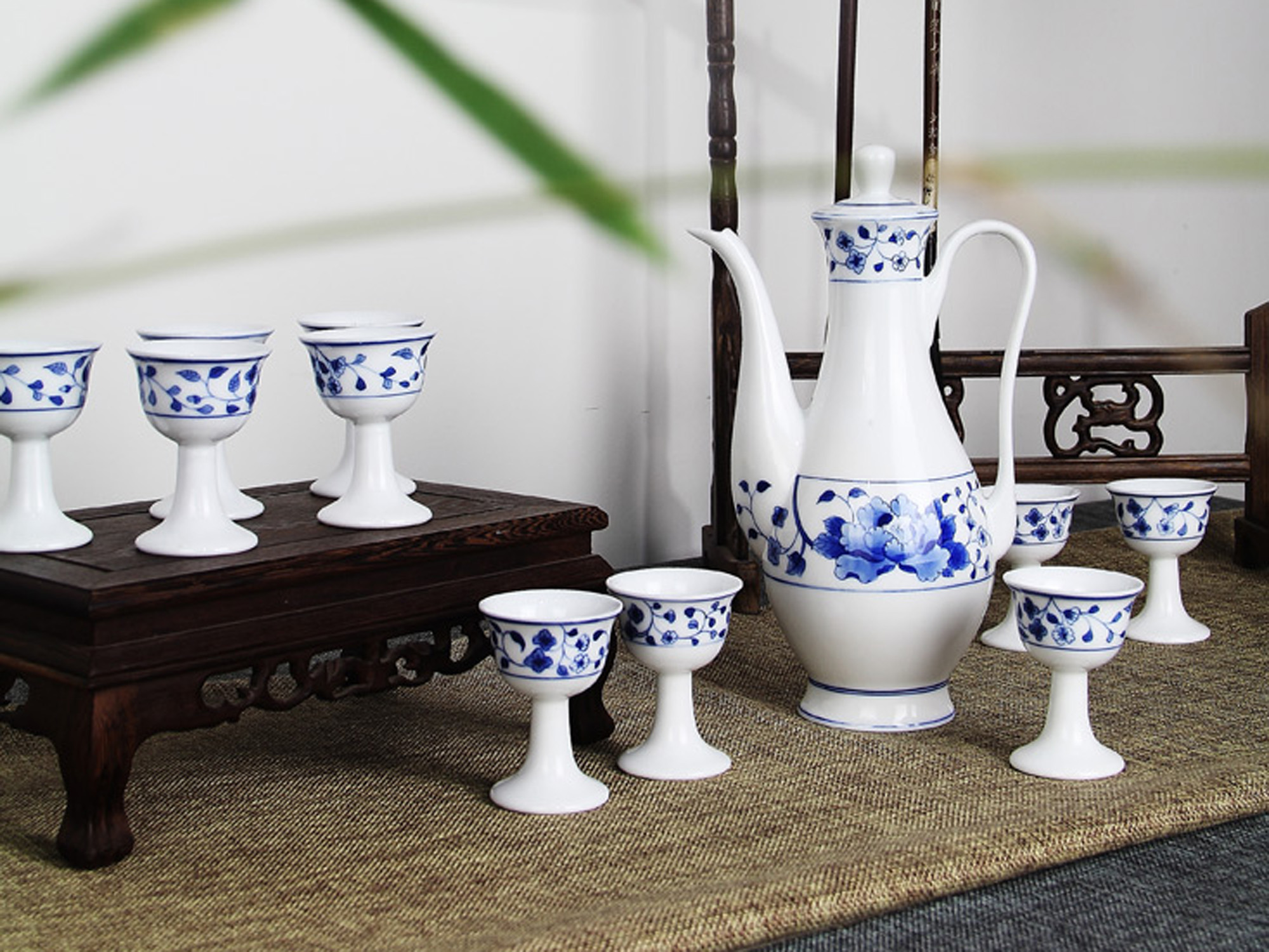 11头手绘青花酒具--花满园